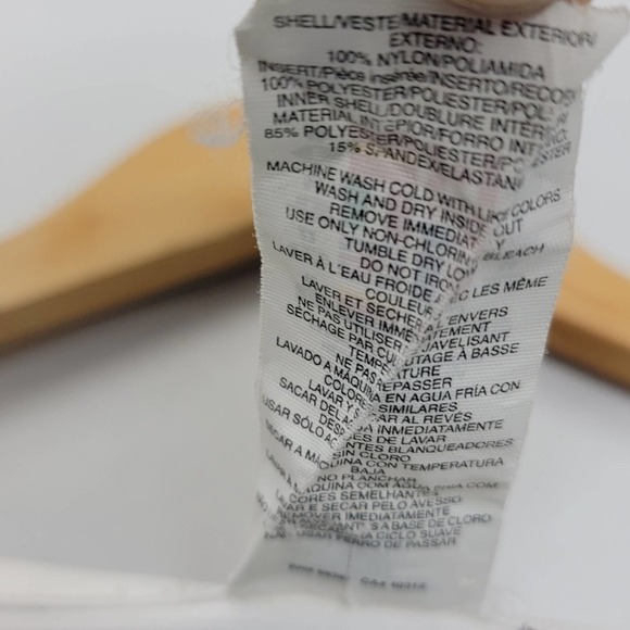 ADIDAS Tank with adjustable sports bra under Air whole in back - Picture 9 of 12